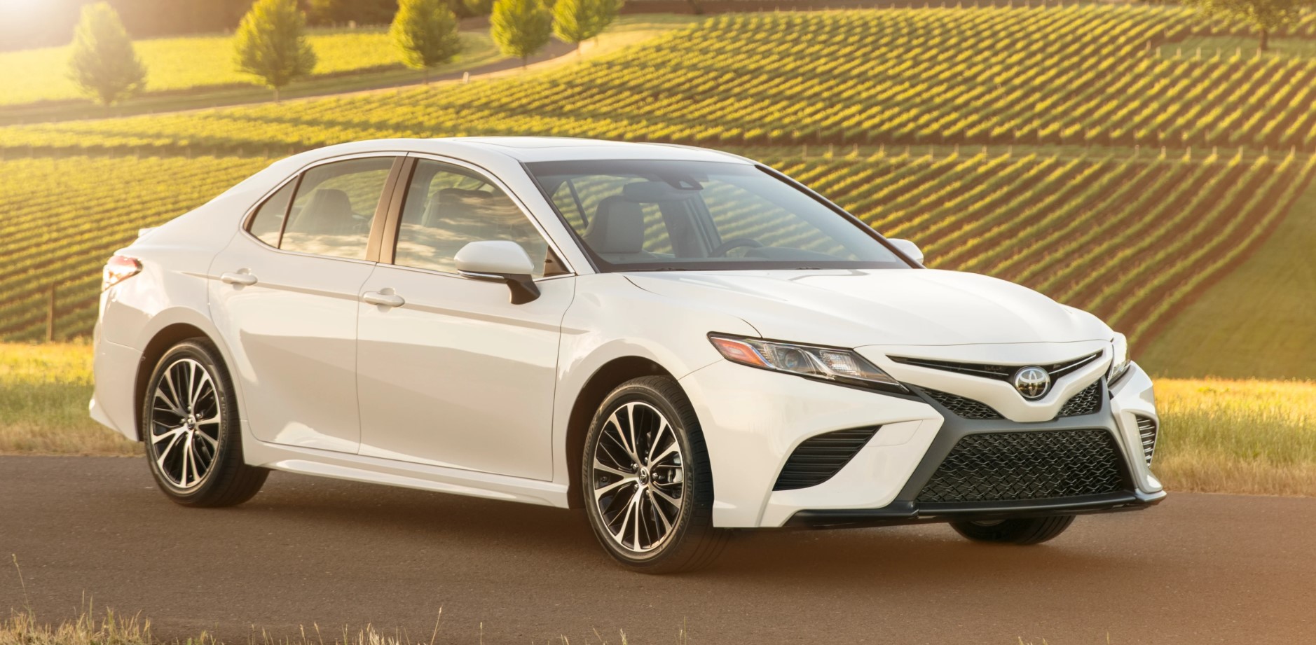 New 2026 Toyota Camry Hybrid Price